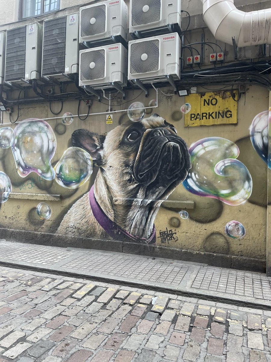 sarasheridan's tweet photo. Unexpected #Glasgow mural of the day. https://t.co/mhYk1Xx72Q