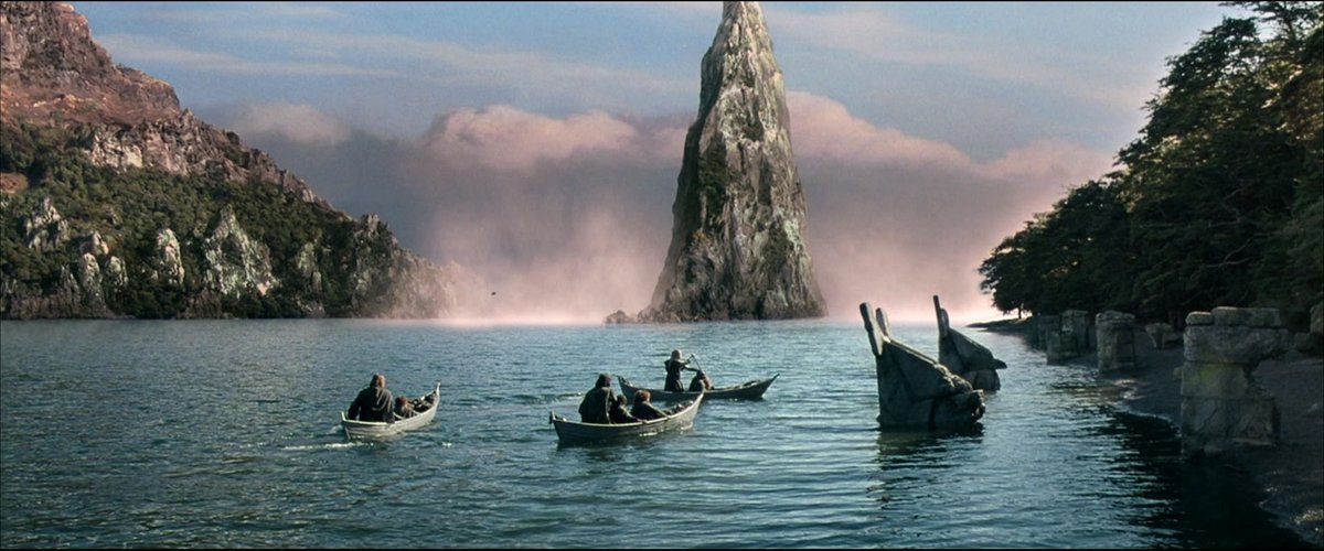 fellowshipsring's tweet photo. fellowship of the ring is such a sunday movie i dont know how to explain it https://t.co/g6rKQojKNn