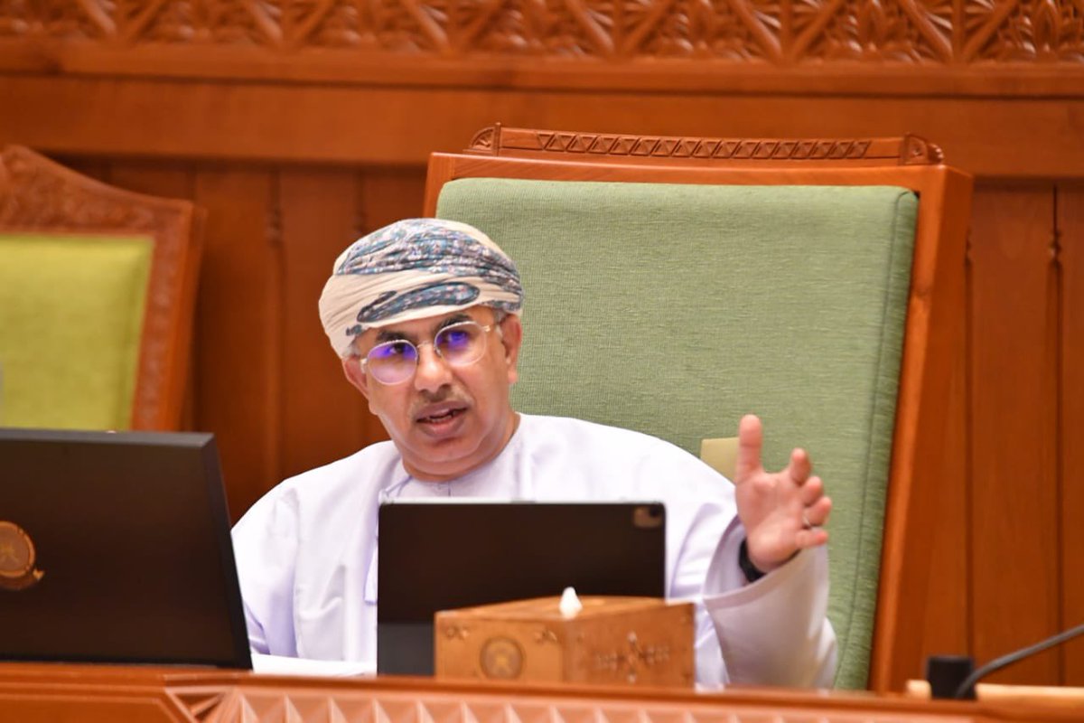 OmaniMOH's tweet photo. 🔴معالي الدكتور هلال السبتي وزير الصحة:

يوجد في مستشفى عبري كادر طبي مميز حاليا في وحدة العناية المركزة، وتوجد تكاملية  لتقديم الخدمات بين مستشفى عبري ومستشفى نزوى.
#بيان_الصحة #وزارة_الصحة https://t.co/mqNAq49wrB