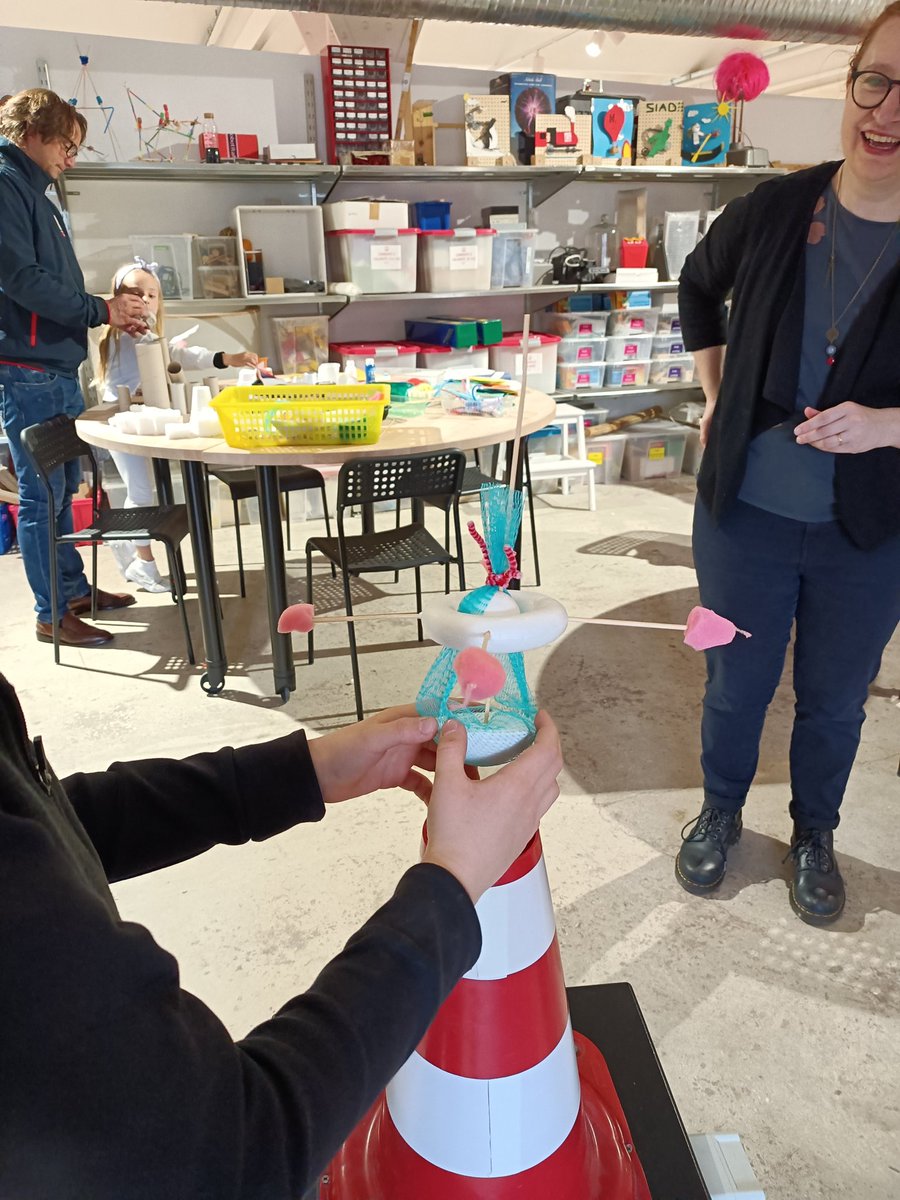MayMaysab's tweet photo. #familylab @immaginarioIS this morning #tinkering with #recycledmaterials that interact with airflow in different ways #aerodynamics #BernoulliExhibit #gravity #AirPressure #STEAM #Trieste https://t.co/BuF0JPoORp