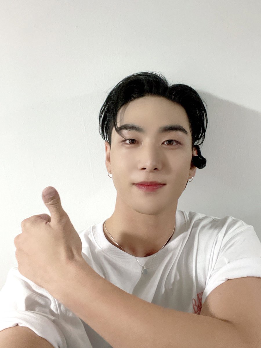 백호(BAEKHO) tweet media
