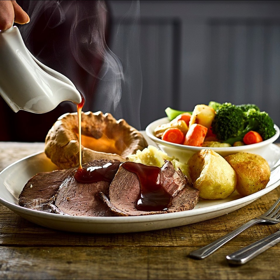 🍽 SUNDAY LUNCH 🍽

What Sundays' are made for. Come out and enjoy a Sunday dinner without the fuss. Bottomless Yorkshire puddings and gravy and best of all no washing up.

 #countrypubs #countrypublife #countrypub #jwleesbrewery #pubfoodporn #sundayroast #sundaybrunch