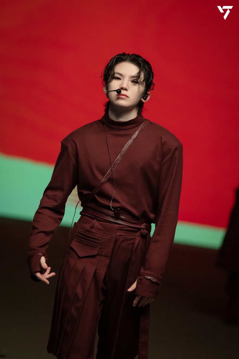 Woozi Super MTV behind