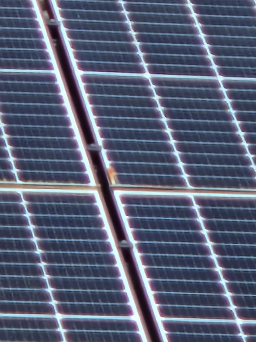 stuartbridges69's tweet photo. Should I be worried that one of my solar panels is showing signs of rust after 14 months? https://t.co/26NtMtlCBy