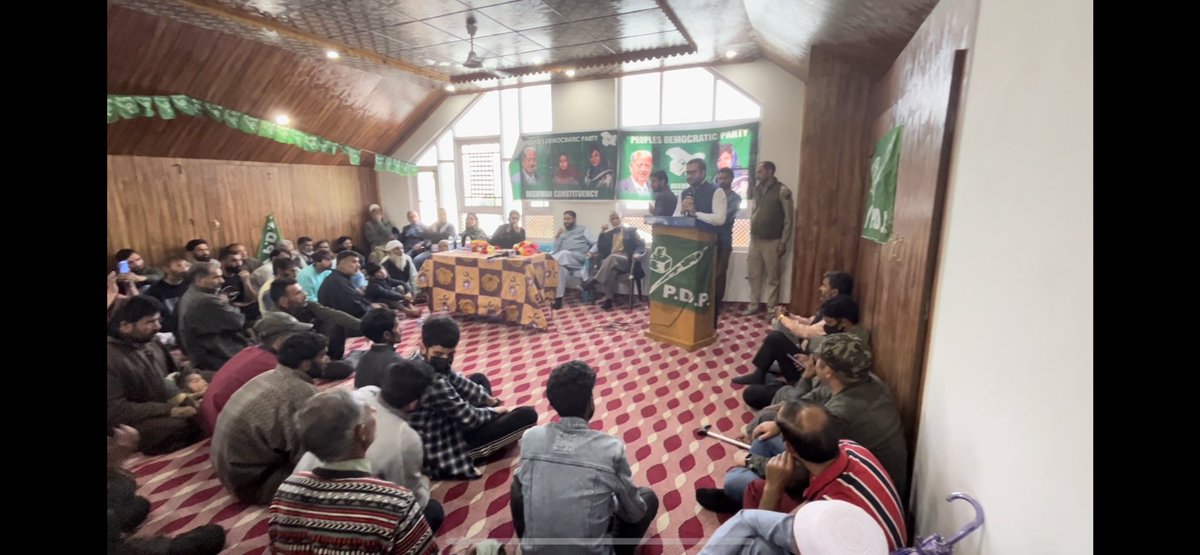 ZuhaibYousf's tweet image. A wonderful youth outreach in #Beerwah . Heard the youngsters and had a good conversation with them. #JammuAndKashmir