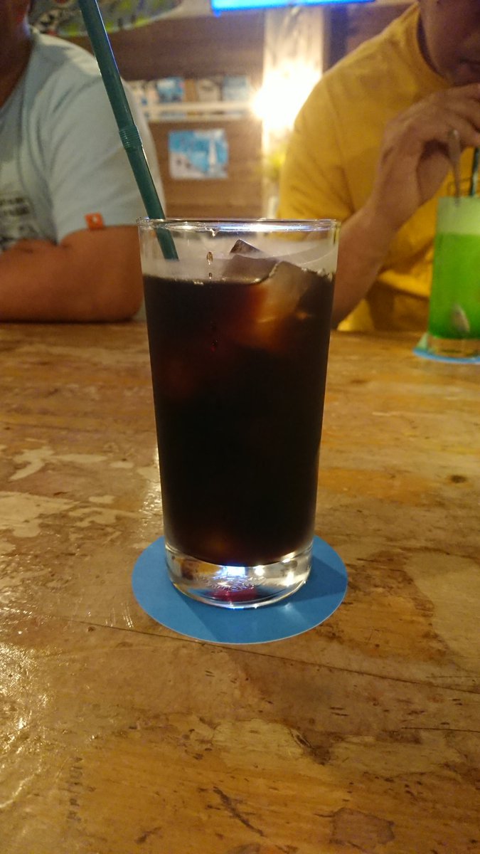 tsun20160923's tweet photo. 〆は近くのカフェで。腹パンなんでアイスコーヒーで😃
#blue_water #カフェ https://t.co/PQ2lX4tYz1