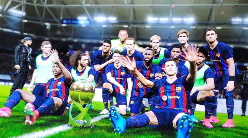 LigaEA2's tweet photo. 🚨OFICIAL: 

 El @FCBarcelonaEA es el nuevo y flamante Campeón de la Liga EA 89/90!! 

 ¡¡Muchísimas felicidades!!
🏆🏆🏆 https://t.co/IMdSxK2AL4