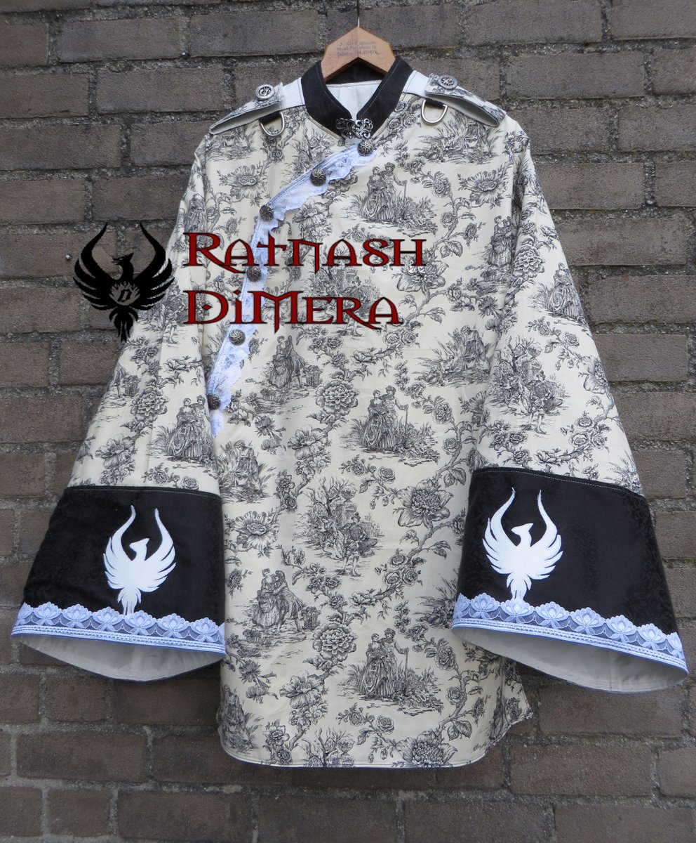RatnashDiMera's tweet photo. Qi-Aristocrat mini mandarin #DiMera #whiterobes #chineseclothing #chineserobes #chothingproject #selfmadeclothing #qilolitaaristocrat #qiaristocratlolita #mandarinrobes https://t.co/KYuUKKBR6u