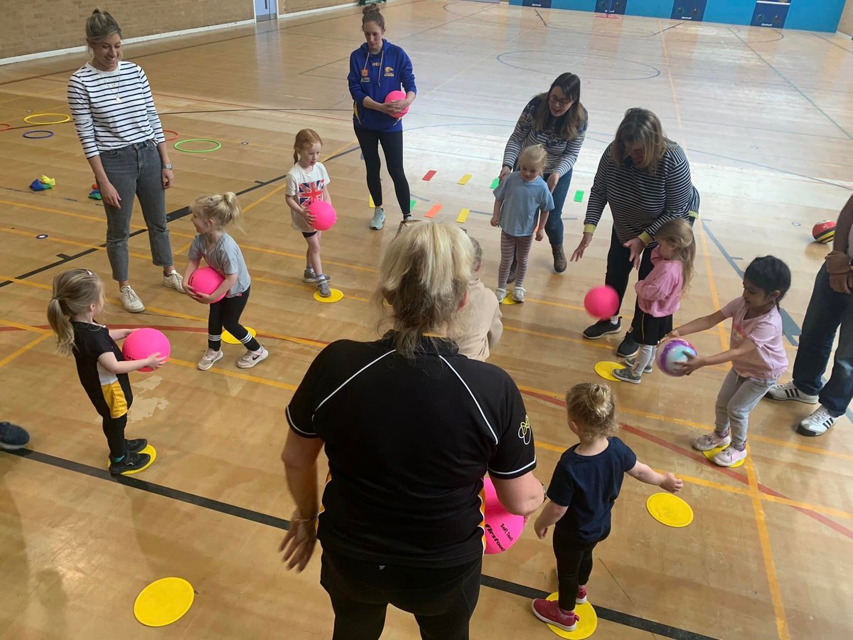 jettsnc's tweet photo. This happened yesterday and it was so
good 🤭🏐 JNC CRAZY BALLERS #netballfun #3years+ #burystedmunds 🏐🏐🏐@AC_Leisure https://t.co/Y4GpC98xWm