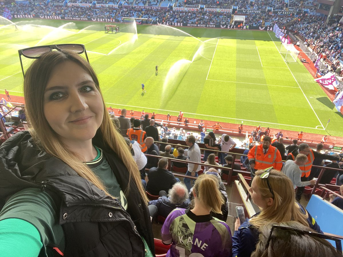 JospurJo30's tweet photo. 6 hour round trip for that yesterday! Thank god for the people. Us fans turn up every week - it’s a pity the players don’t. #2gamesleft #cantwaitforthisseasontobeover https://t.co/BqSiZEsdwL