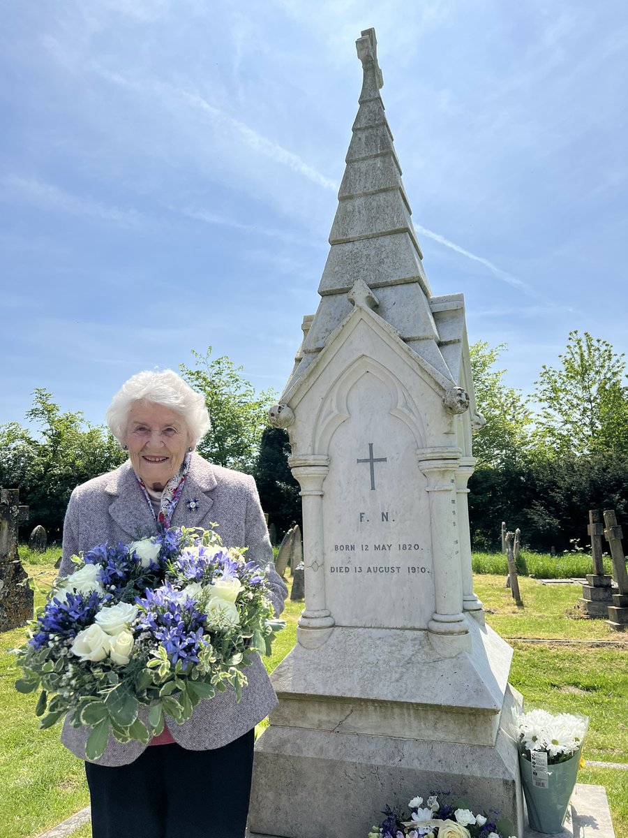 westwood_greta's tweet photo. Beautiful Florence Nightingale service in stunning location. If you haven’t been take a trip to see her final resting place, St Margaret’s church Wellow, Hampshire. Margaret Povey a Nightingale Nurse and closest relative pictured here. White roses +++ @FNightingaleF https://t.co/ofoJkIKW8k