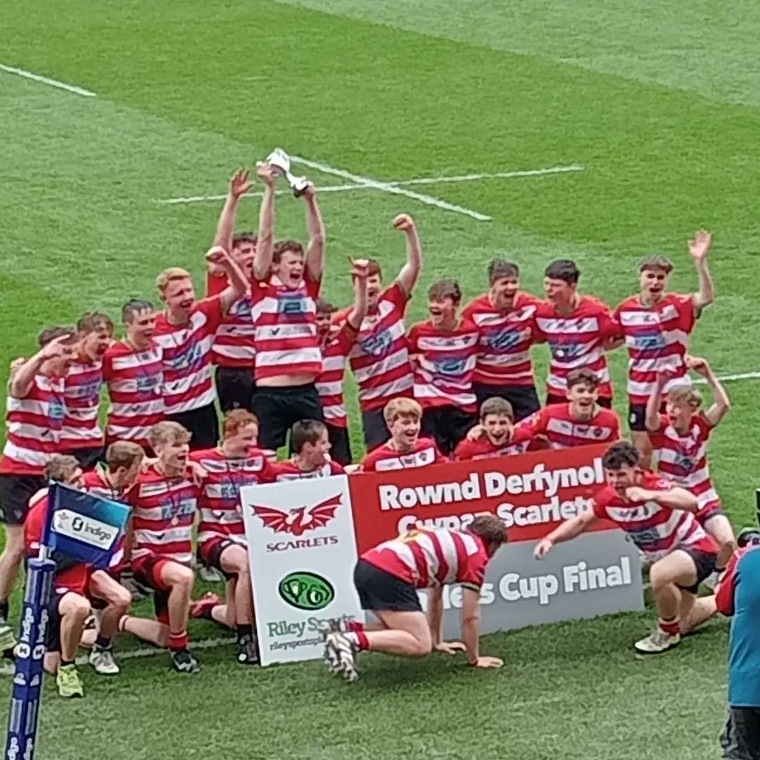 llandoveryrfc's tweet photo. Wythnos arall Buddugoliaeth arall!
@llandeilo_rfc a Llanymddyfri Dan 16 codi tlwys unwaith eto 🏆

Another victory for the Llandeilo /Llandovery U16's this time @official_parc

🔴⚪🟢
#Cenhedlaethnesa #nextgeneration #letthekidsplay https://t.co/VcFiwtLzlR