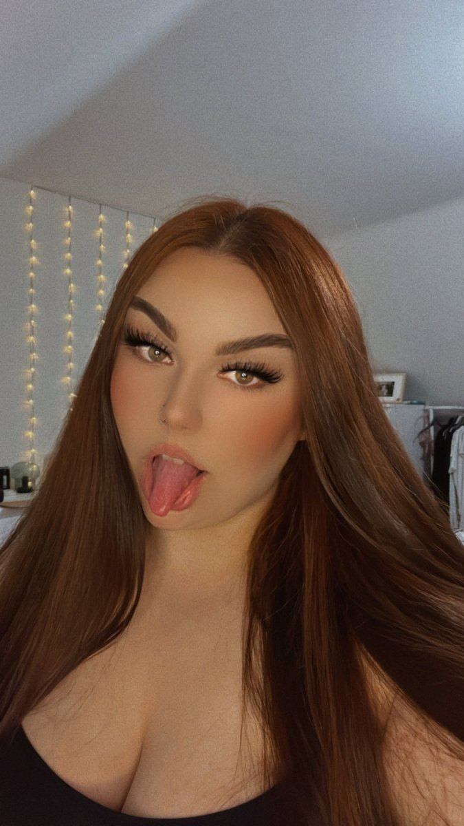 Chelsie__21's tweet photo. I know the only thing you can think of while staring at this photo is that I deserve everything you have. So hand it over🫴🏼
Approach correctly. 

findom bratworship finsub rtsub cashcow footworship humanatm walletdrain footfetish  paypig whalesub https://t.co/hJ2LGNH2Tr