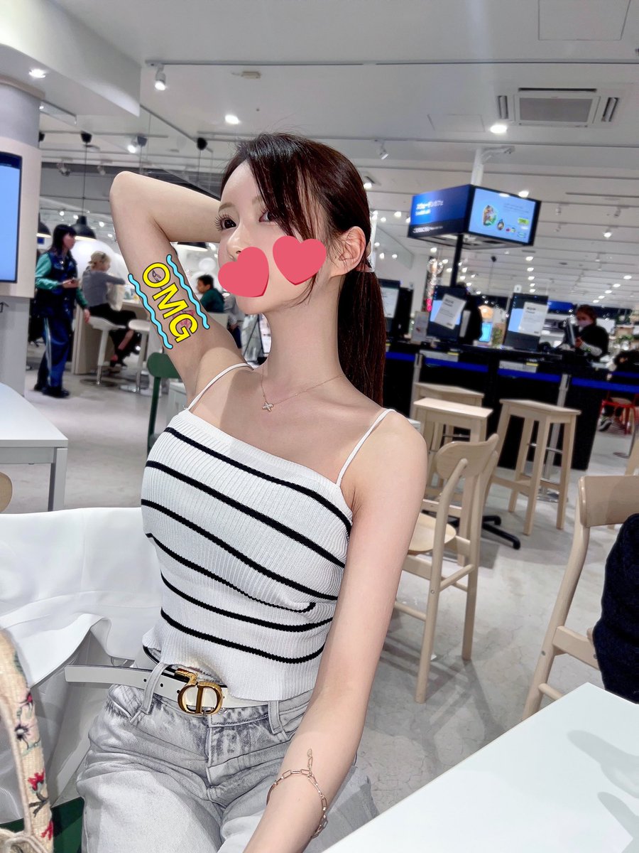 llx_ayu_xll's tweet photo. 肩ボトだけ打っても逆に首太くなっちゃうって聞いて首にもボトックス打ったら自分史上最高に首長い女になれたよ...韓国のキムヒョンジュン整形外科ほんとにおすすめ💉🤍(症例もすごい)
そして美白ケア頑張ってるおかげで肌がかなり白くなってきた https://t.co/SThyZxTFuH