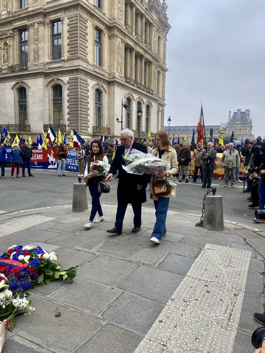 actionfrancaise's tweet image. ⚜️Victoire !🇫🇷

Nous étions près de 2000 patriotes à honorer Jeanne d’Arc aujourd’hui.
Cette manifestation s’est déroulée dans le calme et la dignité jusqu’à ce que la préfecture de police, qui semble avoir mal digéré la perte des procédures, s’oppose à notre rassemblement, qui…