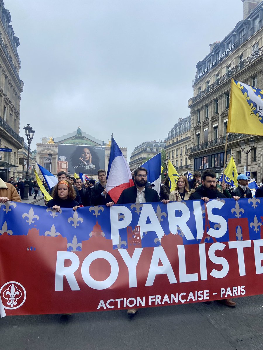actionfrancaise's tweet image. ⚜️Victoire !🇫🇷

Nous étions près de 2000 patriotes à honorer Jeanne d’Arc aujourd’hui.
Cette manifestation s’est déroulée dans le calme et la dignité jusqu’à ce que la préfecture de police, qui semble avoir mal digéré la perte des procédures, s’oppose à notre rassemblement, qui…