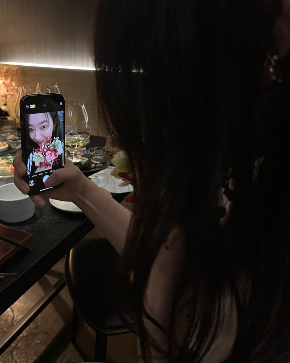tunghayan's tweet photo. happy mother's day to my mama dearest na hindi parin marunong mag-selfie! 😭 https://t.co/74BG32AZwm