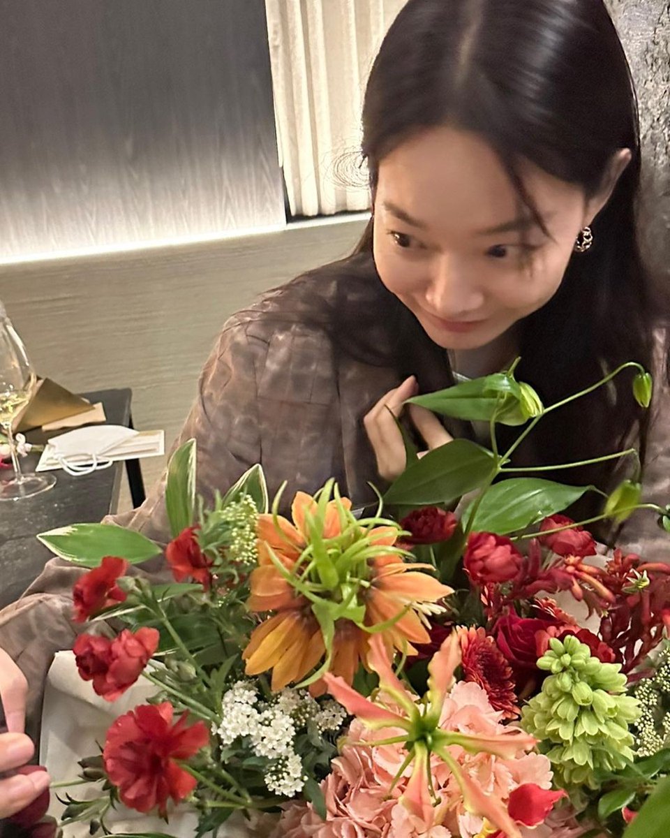 tunghayan's tweet photo. happy mother's day to my mama dearest na hindi parin marunong mag-selfie! 😭 https://t.co/74BG32AZwm