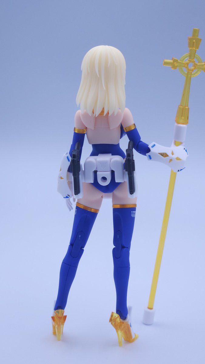 I made a new Megami Device girl this time too.
I tried to make a blonde nun friend. I used Muscuto's hair and face, and upgraded parts from  神粋工坊. 1
#kotobukiya #メガミデバイス #神粋工坊
#muscuto