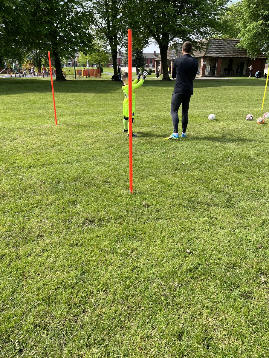 Mummy Perry tweet media