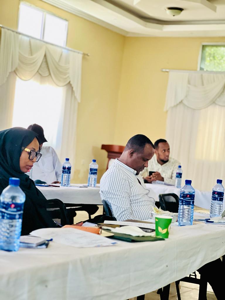 MoPICJubaland's tweet photo. With the technical support of TIPF, @MoPICJubaland has today held the Jubaland's TCC meeting chaired by DG @AyanleHusseinO, where #ILED implementing Partners and sectors ministries attended. During the meeting, validation of ITDP and ILED projects' achievements were presented. https://t.co/2vpHCvh6dt