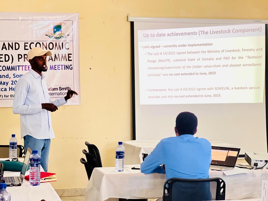 MoPICJubaland's tweet photo. With the technical support of TIPF, @MoPICJubaland has today held the Jubaland's TCC meeting chaired by DG @AyanleHusseinO, where #ILED implementing Partners and sectors ministries attended. During the meeting, validation of ITDP and ILED projects' achievements were presented. https://t.co/2vpHCvh6dt