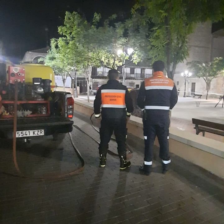 PCivil_SMVEGA's tweet photo. Durante el dia de ayer, colaboramos con @pcborox en sus fiestas de la Virgen de la Salud.
#Lasprotescuentan
#ProteccionCivil https://t.co/MS3Zn3Udnj