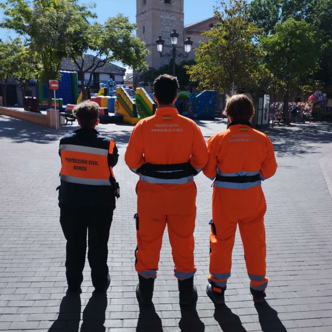 PCivil_SMVEGA's tweet photo. Durante el dia de ayer, colaboramos con @pcborox en sus fiestas de la Virgen de la Salud.
#Lasprotescuentan
#ProteccionCivil https://t.co/MS3Zn3Udnj