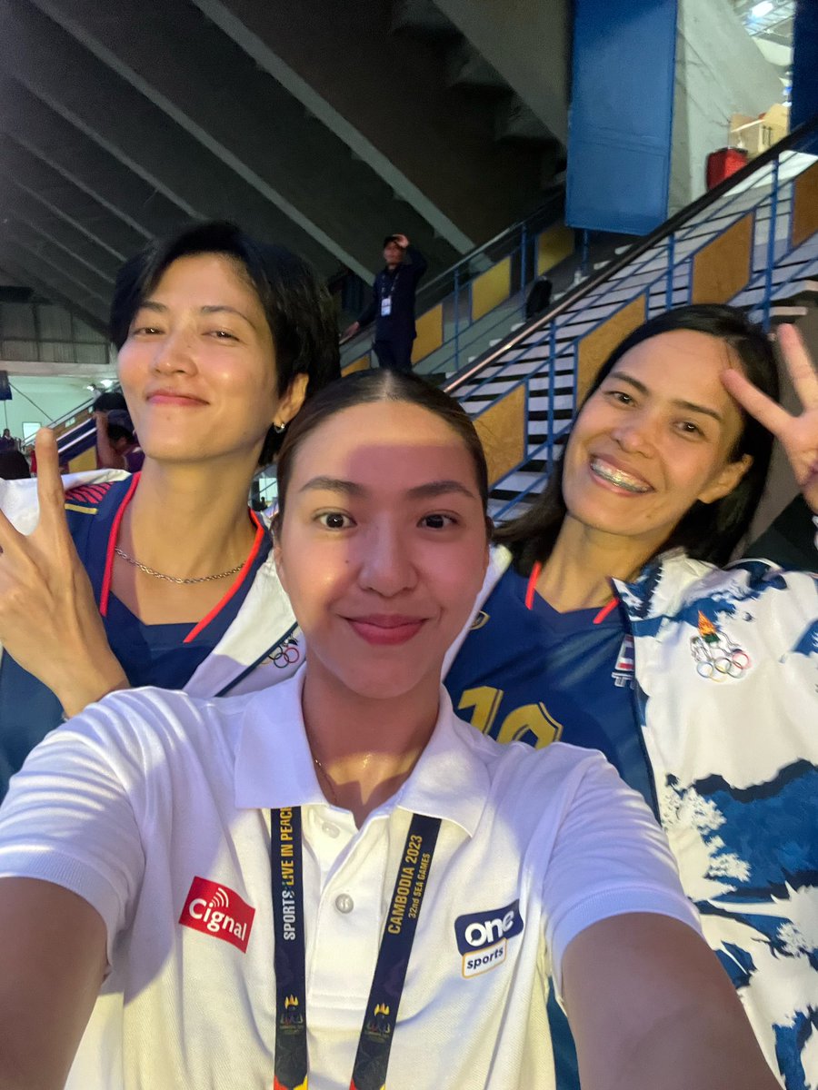 _denisetan's tweet photo. LOOK WHO I SPOTTED! My young athlete heart is happy🫰🏻 https://t.co/XmH1z7nVIk