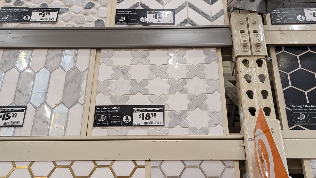 Pixelated_Donut's tweet image. ホームデポ行った。
タイル見つけた。
関数アートにした。
#MathinReality　＃関数アート　#desmos