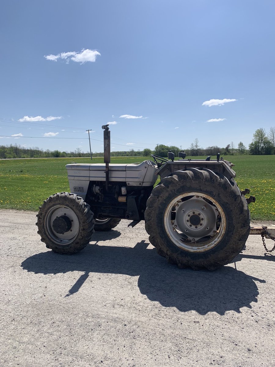 islandviewag's tweet photo. Here’s a #mightywhite picking up a load of fertilizer yesterday at @HarvexAg in Addison. Nice to know there’s still a few people around that have one other than me. https://t.co/aF3M24gzy8