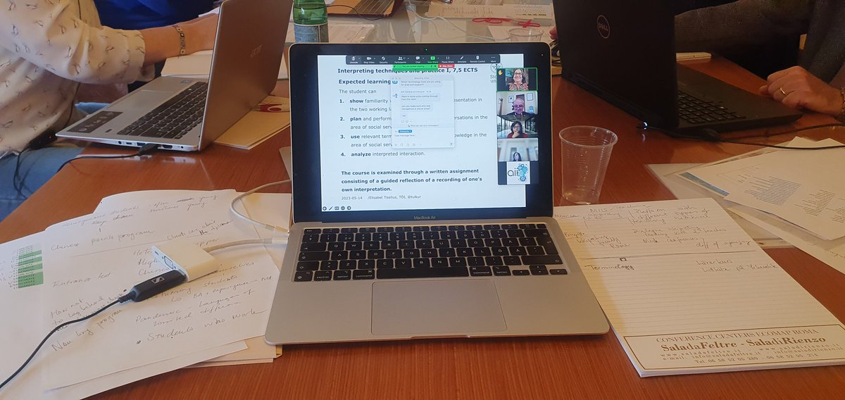 tulkur's tweet photo. This is what it looked like from my horizon. Participants online, my powerpoint, my notes, the chat in the middle. Everything digital, analogue and in person 😅#RomeToT2023 #ATPD #AIICTraining @aiiconline @interpretiaiic https://t.co/qGXl2u37fc