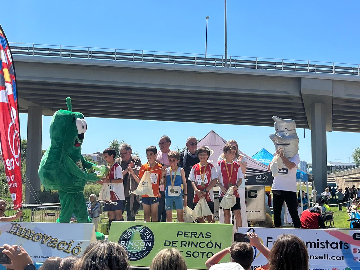 aiguesbcnclient's tweet photo. 🏅Avui el cros d’@elconsell de #SantAndreu s’ha disputat a la llera del riu Besòs.

Un diumenge per gaudir de la pràctica de l’esport i compartir valors i experiències.

Enhorabona a tots els participants! https://t.co/AjCyhyXnBb