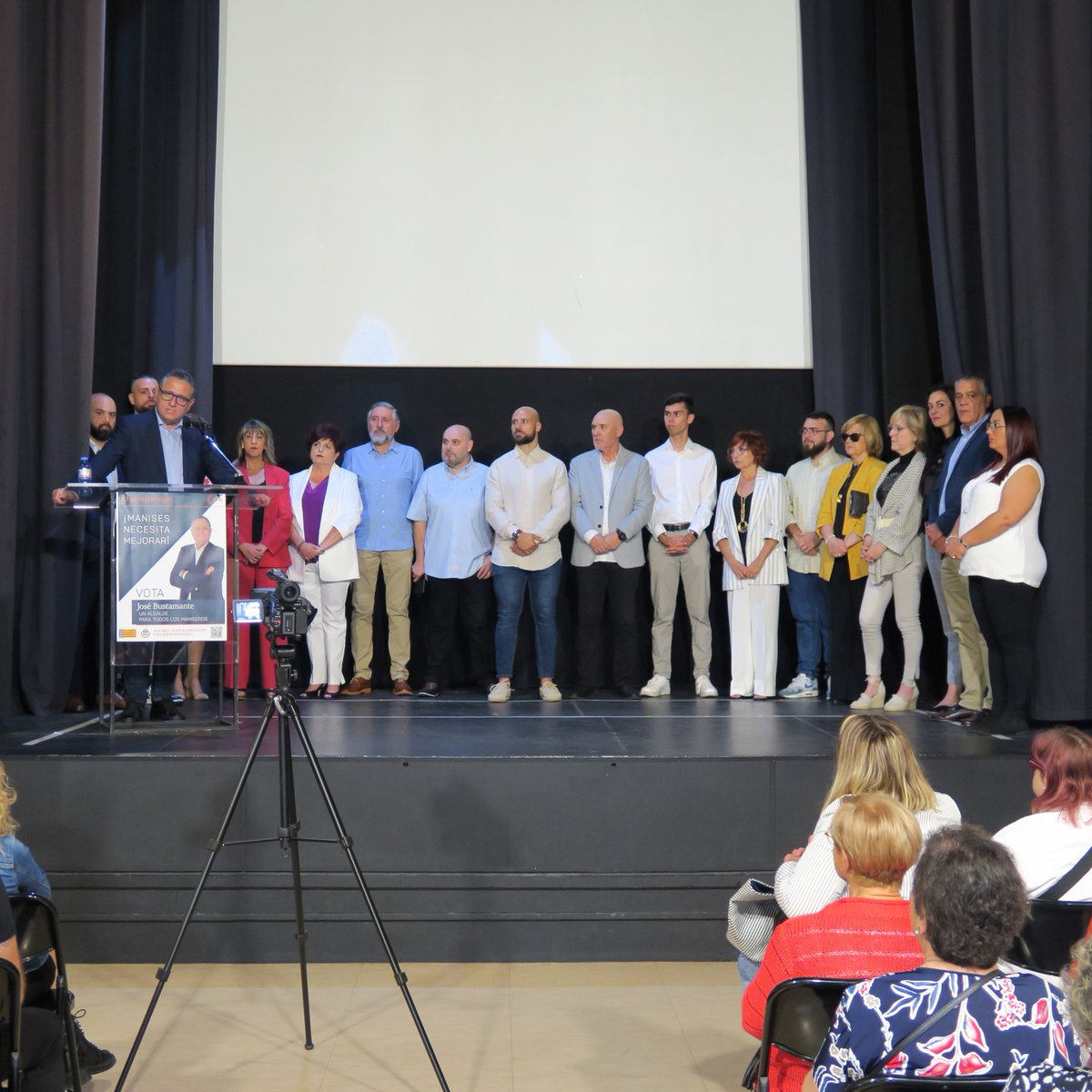 CsManises's tweet photo. Presentación de Candidatura de @CsManises 
Nuestro candidato a la alcaldía, @JoseBustaLuna junto a todo el equipo que le acompaña, presentó a grandes rasgos nuestro programa.
Gracias a todos los asistentes.
¡MANISES NECESITA MEJORAR!
Programa Electoral: https://t.co/BUcvy9FqKj https://t.co/sEh6GN2D6c