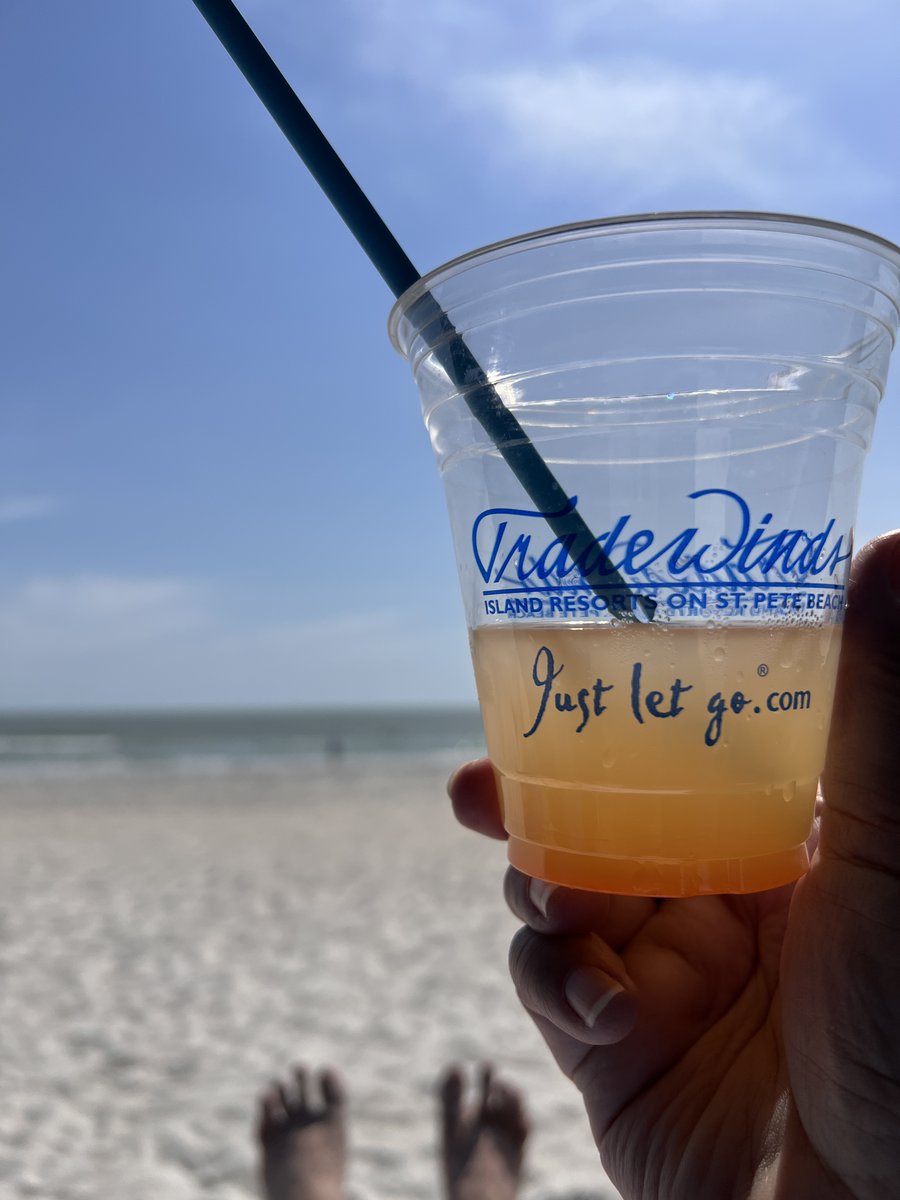 MacKidAnnapolis's tweet photo. #hosted @TWResorts Just a short flight to the beautiful St. Pete Beach, FL. The perfect family vacation destination. Relax and enjoy the view, while your kids are tying out all the awesome activities at TradeWinds Island Resorts. #MacaroniWayToStay #MacKIDTravel #StPeteBeach https://t.co/iuK1xvelkv