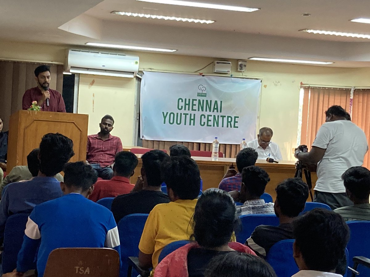 velu_ramavel's tweet photo. உழைப்பும் - உழைப்பு சுரண்டலும் எனும் தலைப்பில் CYC சார்பில் விவாத மேடை நிகழ்வு துவங்கியது ….

17 ம் 18 ம் நூற்றாண்டில் 18 மணி நேரம், 12 மணி நேரம் என இருந்த வேலைநேரத்தை போராடிதான் பெற்றோம் ஆனால் இன்றைய நவீன தொழில்நுட்பத்தில் வேலை நேரம் கூட வேண்டுமா ? குறைய வேண்டுமா?
@Theekkathir https://t.co/9M8Lzazcvp