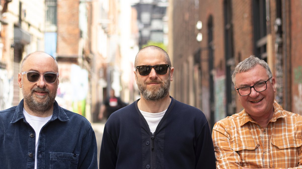 A Soul Special

Alan Darker, Kelvin Brown &amp; Phil Wainwright re-unite in our Manchester studio for a pit stop through the Soul spectrum - some modern, some rare, some steppers, some sweet and some northern

Live until 3pm on stream 2: nts.live/2