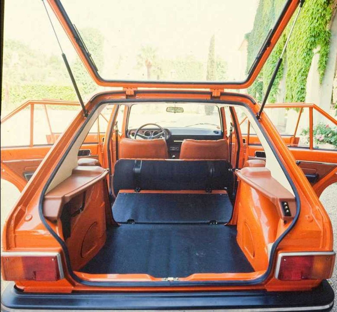 HistoryMttrs's tweet photo. 🇲🇫 #Histoire #Historia #History @Peugeot
▪︎ Peugeot 104 SL (1978)
🚙 #Cargeeks #CarHistory #Peugeot104 https://t.co/4fvBtMN9Ff