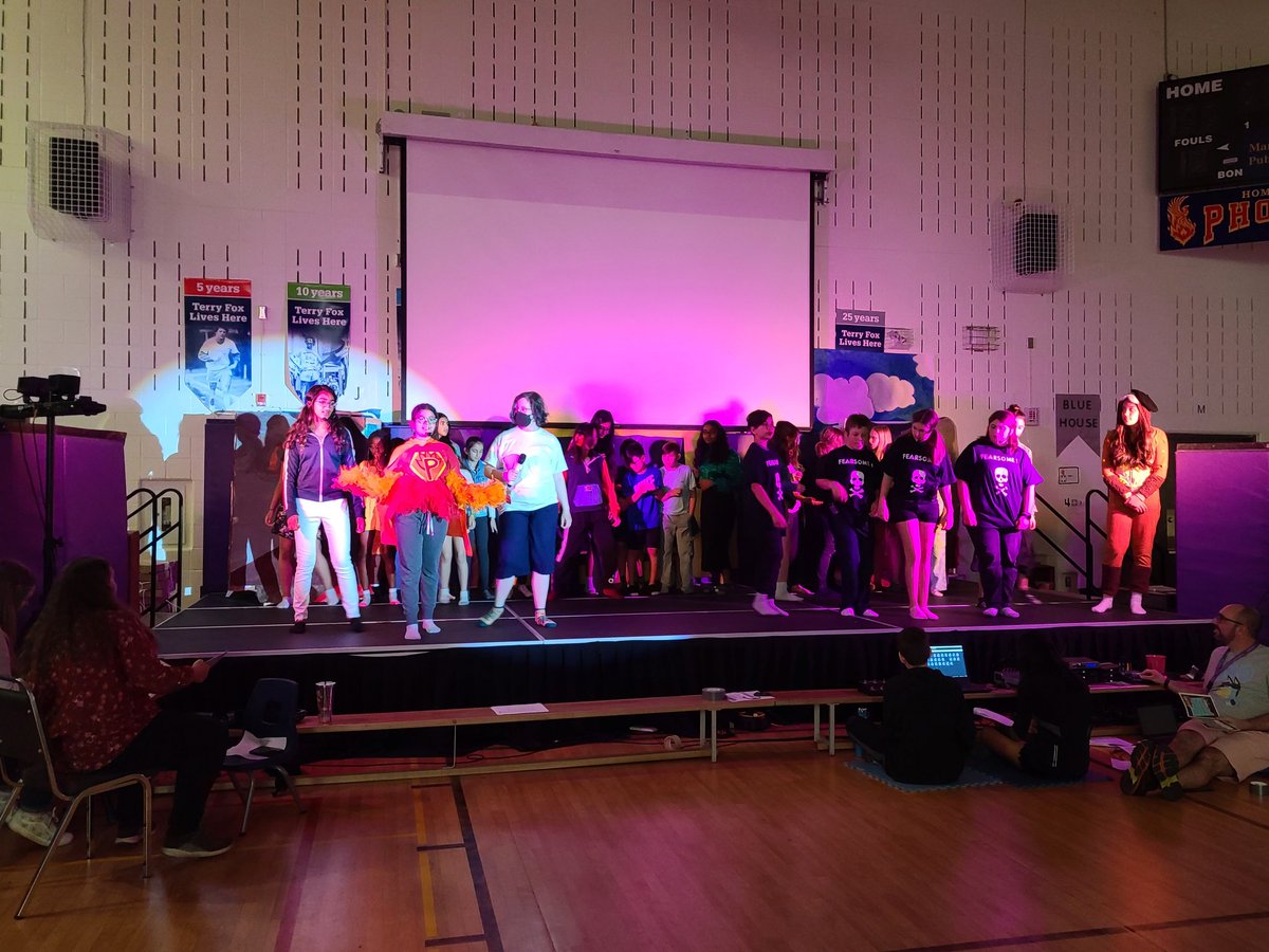 Great job Martin Street actors on an AMAZING day of performances this past Thursday! 👏 
'Schoolyard Superhero' and Martin Street's first ever 'Arts Night' was a HUGE success! <a href="/MartinSt184/">Martin Street PS</a> 
#youcanbeahero #elementaryschoolplay 
#welovetheArts