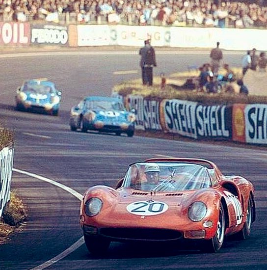 @Rinoire #OldSchoolRacing
#LeMans24 1965
#Ferrari 330 P2 
Jean Guichet-Mike Parkes