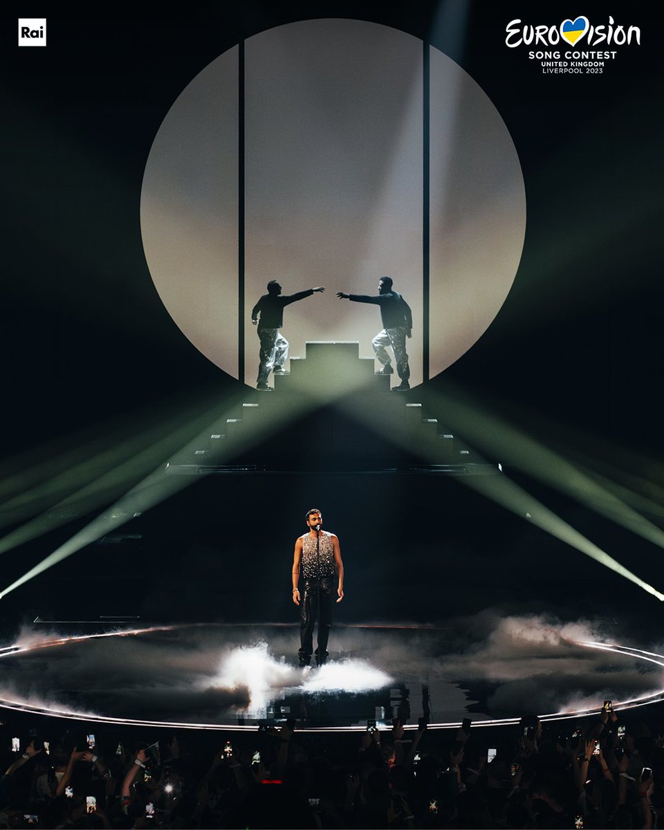RaiPlay's tweet photo. Possiamo fare rewind all'infinito? ❤️
Il Grand Final di #Eurovision2023 è disponibile su RaiPlay: https://t.co/jJOXLo2UKM
📷Sarah Louise Bennett

#Eurovision #ESCita #ESC2023 #UnitedByMusic #MarcoMengoni #DueVite @mengonimarco https://t.co/e6yoXQcObs