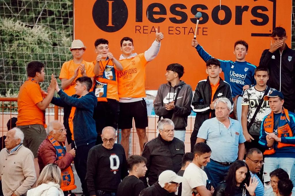 Atzeneta_UE's tweet photo. 🧡 𝘎𝘳à𝘤𝘪𝘦𝘴 𝘱𝘦𝘭 𝘷𝘰𝘴𝘵𝘳𝘦 𝘴𝘶𝘱𝘰𝘳𝘵 𝘪𝘯𝘤𝘰𝘯𝘥𝘪𝘤𝘪𝘰𝘯𝘢𝘭 🧡

#UnPobleUnEquip https://t.co/1wTFHhaKuD