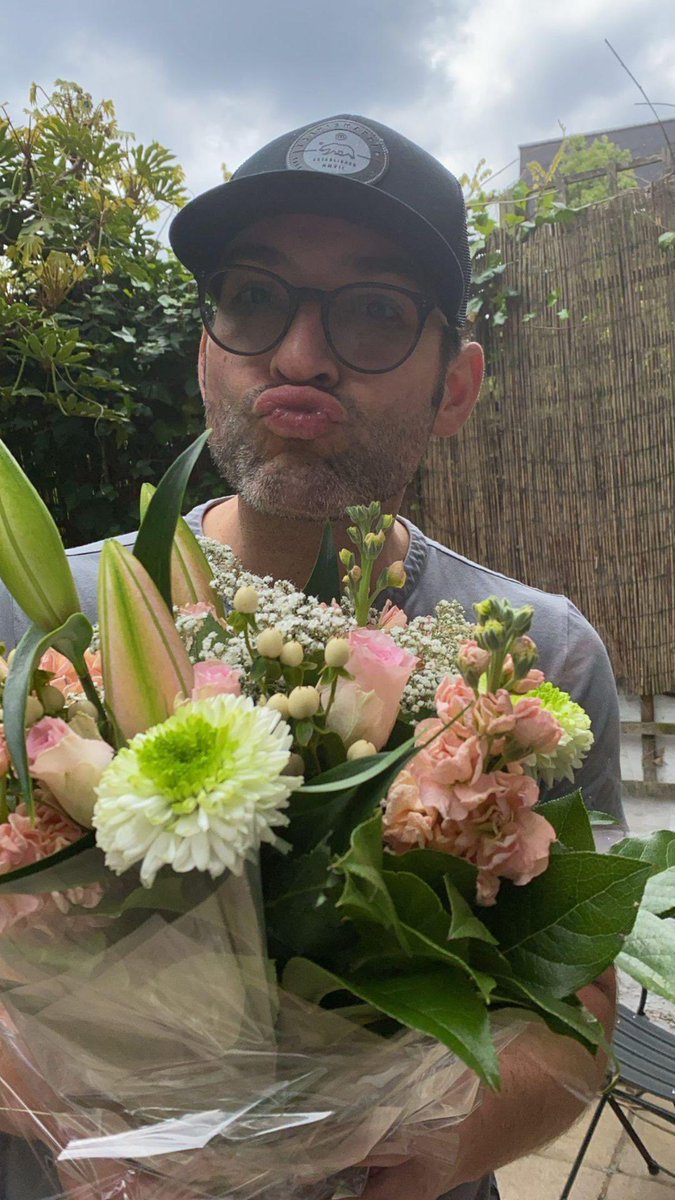I survived another mothers day as a florist🤌💐💕
Sold out completely🥴🤌💐🌹🌻 now it's time to recover🥱

Have a wonderful day and #happymothersday2023 to all mommys including me💐💕💐

#TomEllis
