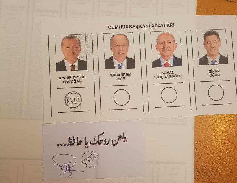 EnwerNasso12's tweet photo. تداول السلطة بطريقة سلمية هدف كل الشعوب و الحركات السياسية المؤمن بالديمقراطية وهي اس الأحزاب ، نتمنى أن تخرج بعض النظم السياسية من التسلط والدكتاتورية و التفرد  بالسلطة واحترام إرادة شعوبها، تركيا اليوم في لحظة تاريخية فارقه، لكن التغيير في تركيا اليوم، اعتقد تحتاج إلى مفاجأة... https://t.co/g7pgeEI1qL