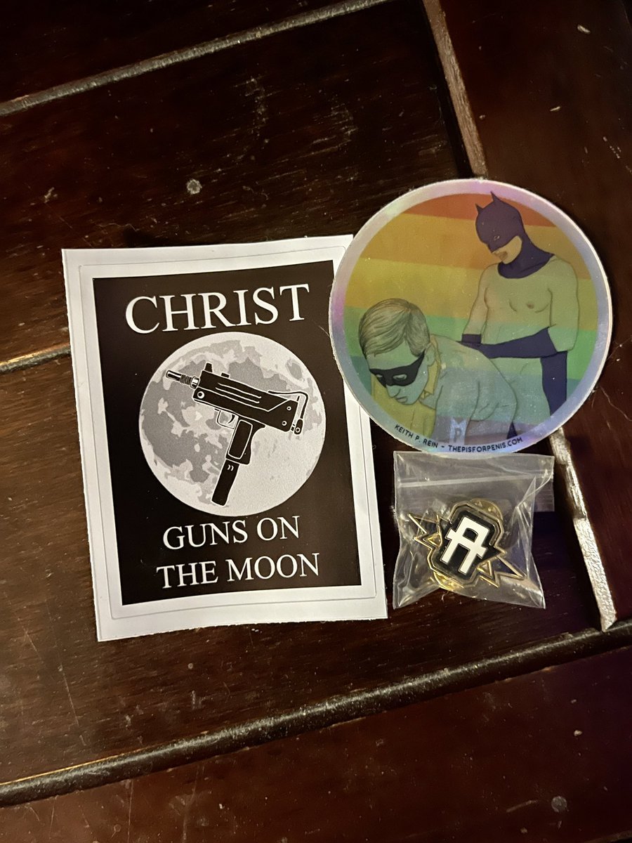 BlakeBrinkley31's tweet photo. I found this in my stack of mail this morning. @animorphingtime @bearnurse @BateNoyd thank you! I squealed when I saw the stickers.🥹🤣💖
I’m finally part of the #AnimorphingTime elite! The rest of you peasants can shove off!💪😤 https://t.co/W3oMRQ7L2l