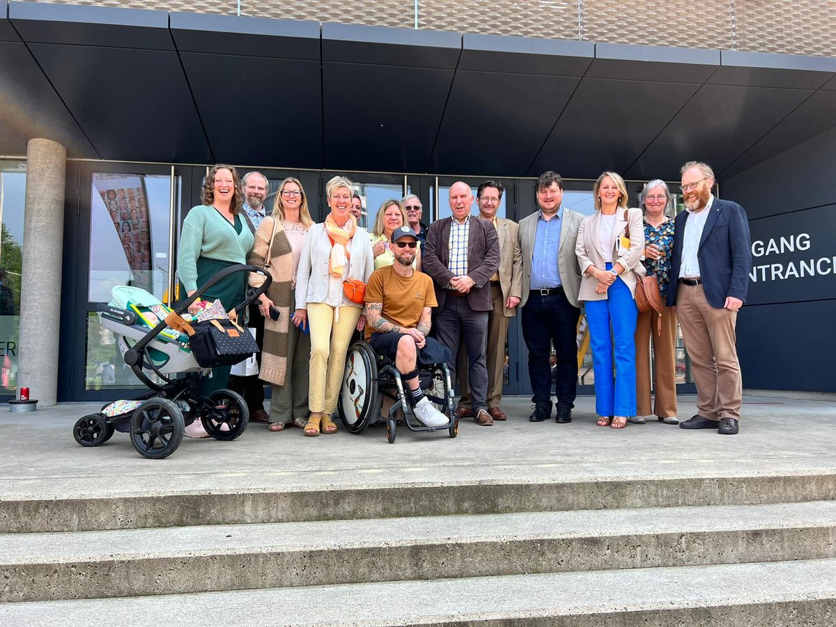 AnneDelvoye's tweet photo. #nvacongres team Mechelen aanwezig! https://t.co/oRQLHBwwmR