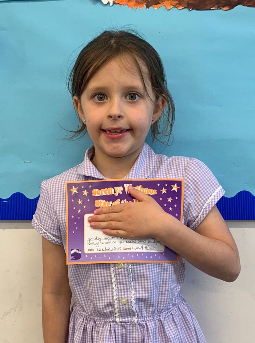 YBB_Yr2's tweet photo. Congratulations to our 🌟 star of the week 🌟 for greatly improved concentration in her maths tasks. Bendigedig 😃 https://t.co/93lfAgrhxN