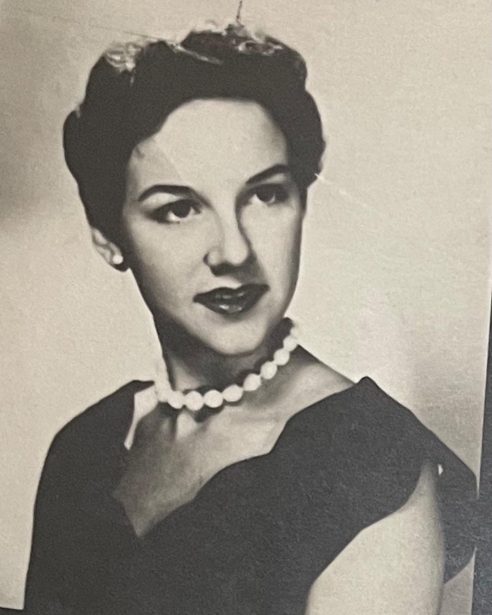 TexasPaige's tweet photo. First one without her…happy heavenly Mother’s Day Mom❤️! #firstone #withouther #heavenlymomsday https://t.co/AgTlXZRLpv