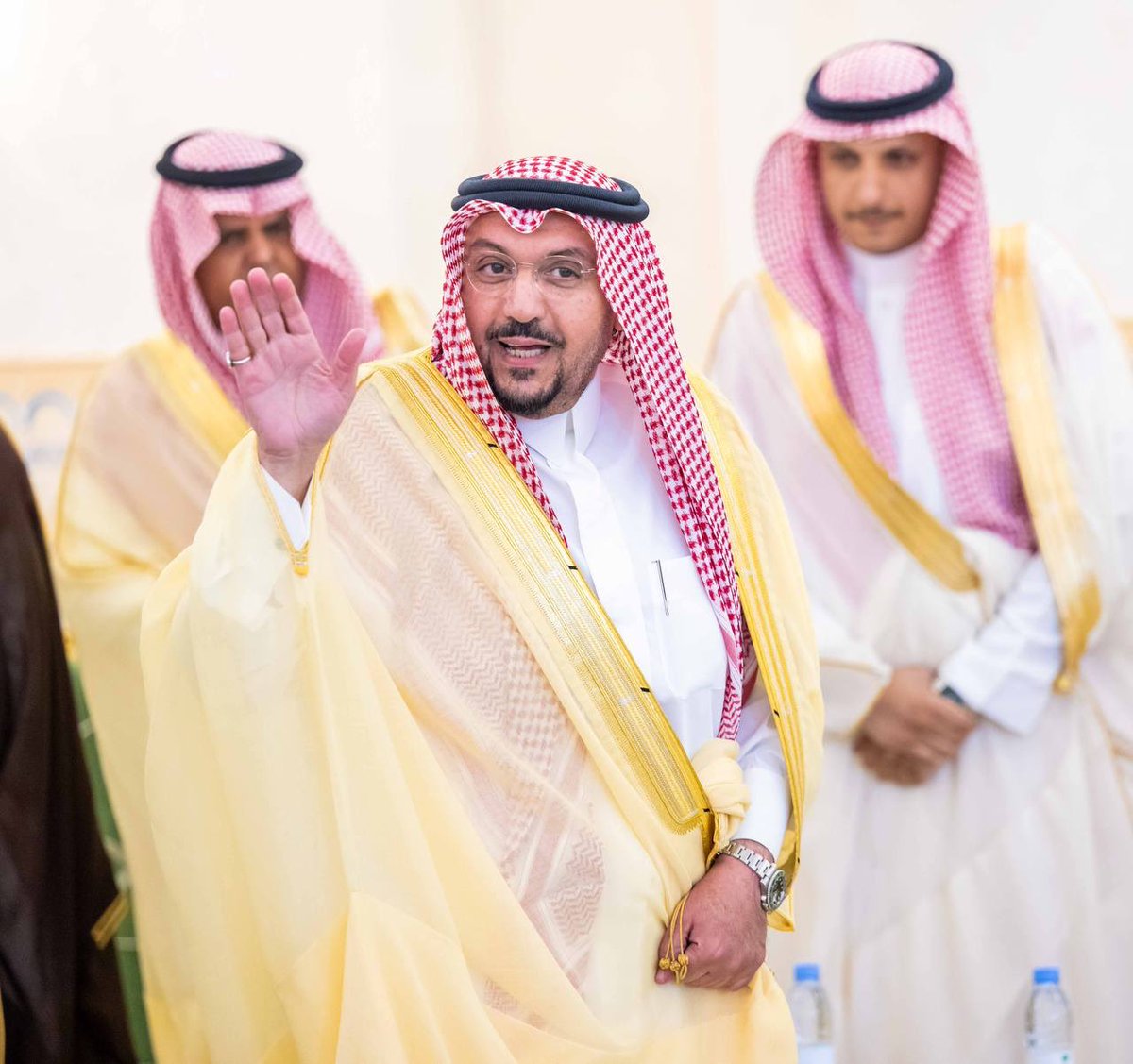 EmarahAlQassim's tweet photo. أكد سموه ما توليه القيادة الحكيمة - أيدها الله - من جهود لحماية الوطن وأبنائه من هذه الآفة ..
سمو #أمير_القصيم يطلع على جهود الجهات الحكومية والأهلية والتطوعيّة للتوعية بخطر وأضرار المخدرات. https://t.co/JQ4GP0eYxt