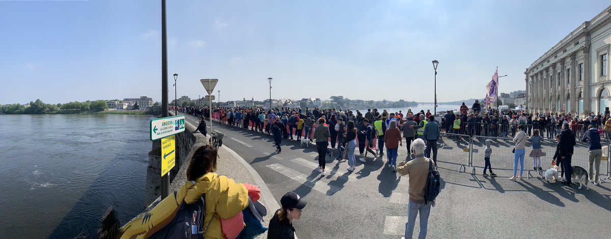 ValentinMaisons's tweet photo. #SemiMarathonDeLoire du dimanche avec @roubakaedbey !
Ça y est la barre des 1h30 est tombée, 1h29’26 🤩🥳 
#Running #Loire 🛶 🏃‍♂️ 🏃🏻‍♀️ 
@MarathonLoire 😗 https://t.co/uLQv58DnI5